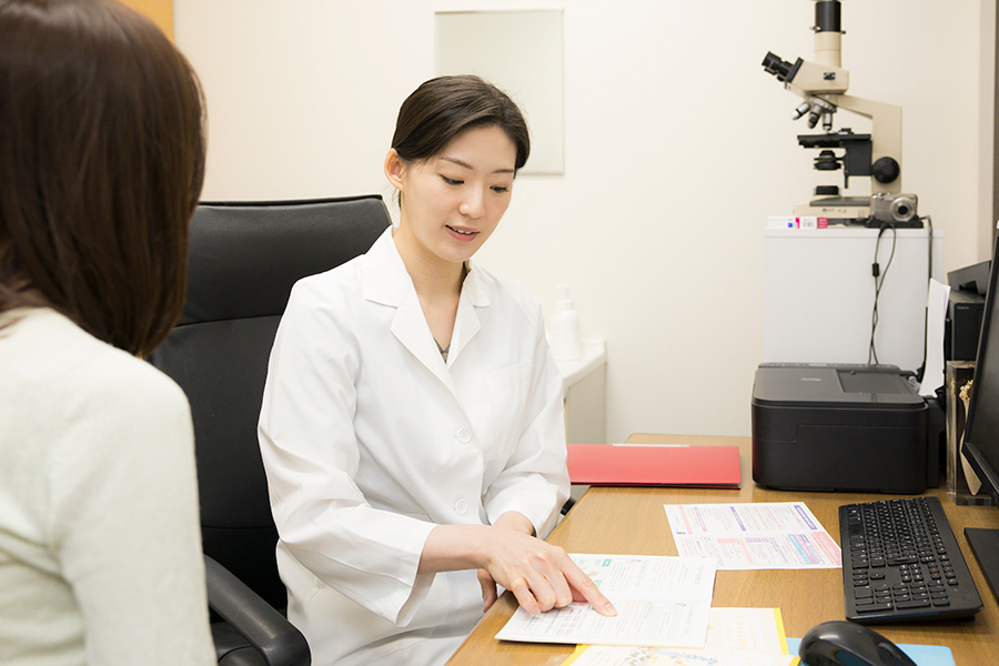 閉経後に急変する女性の骨密度。今から始める骨貯金のススメ
